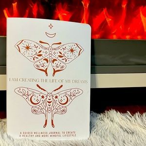 Book: Manifest & Reflection Journal guides you to a more positive & mindful life